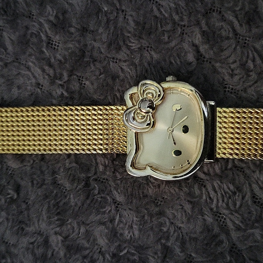 Pre-owned VINTAGE collectible SANRIO LTD HELLO KITTY GOLD-EDITION 1976-2013